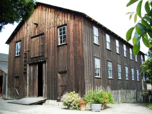 barn-300x225